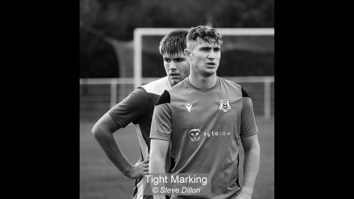 09_Tight Marking_Steve Dillon